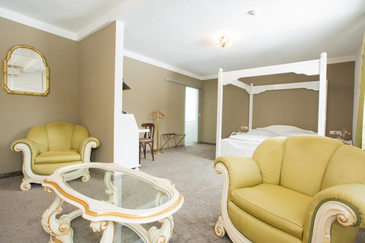 Boutiquehotel Goldhahn Bio Sport & Wellness Aalen Exteriör bild