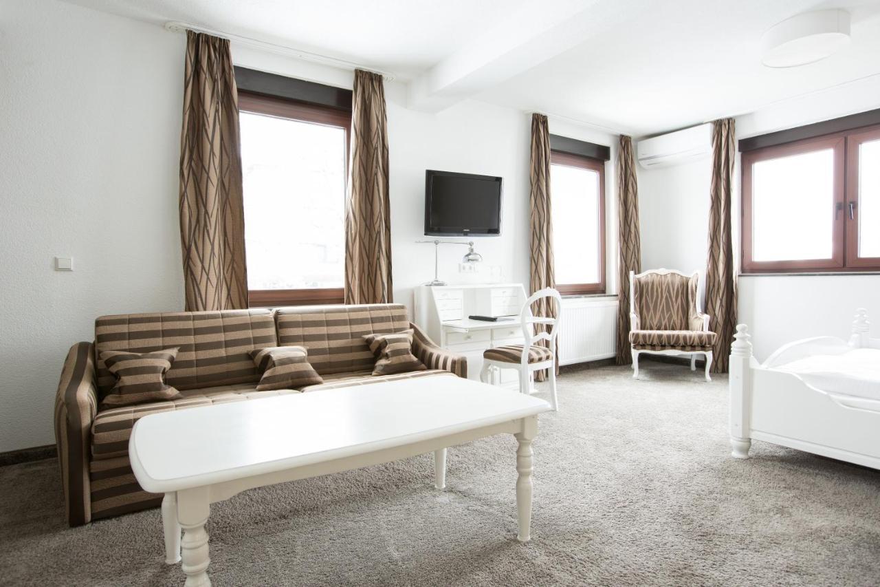 Boutiquehotel Goldhahn Bio Sport & Wellness Aalen Exteriör bild