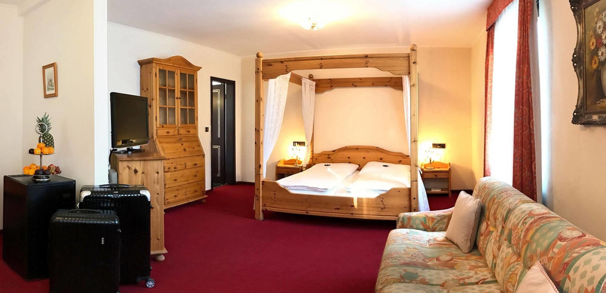 Boutiquehotel Goldhahn Bio Sport & Wellness Aalen Exteriör bild