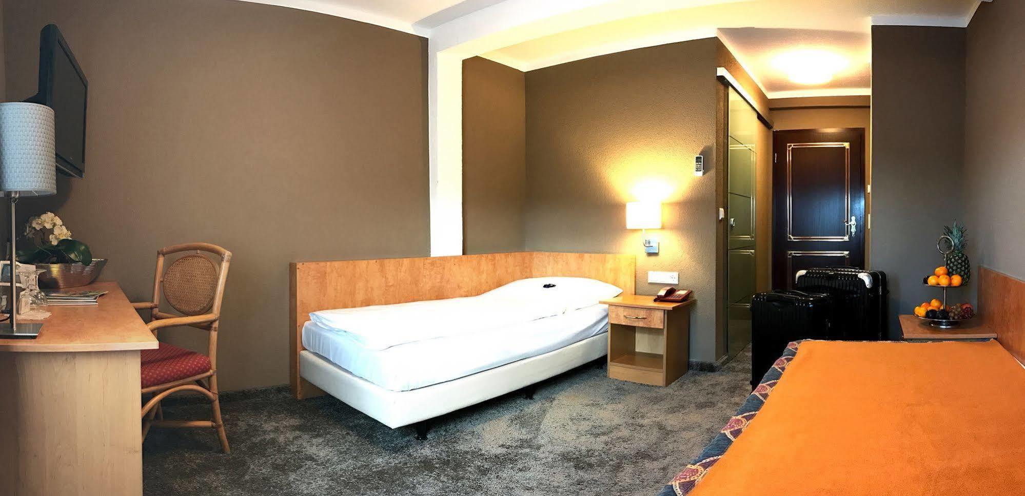 Boutiquehotel Goldhahn Bio Sport & Wellness Aalen Exteriör bild