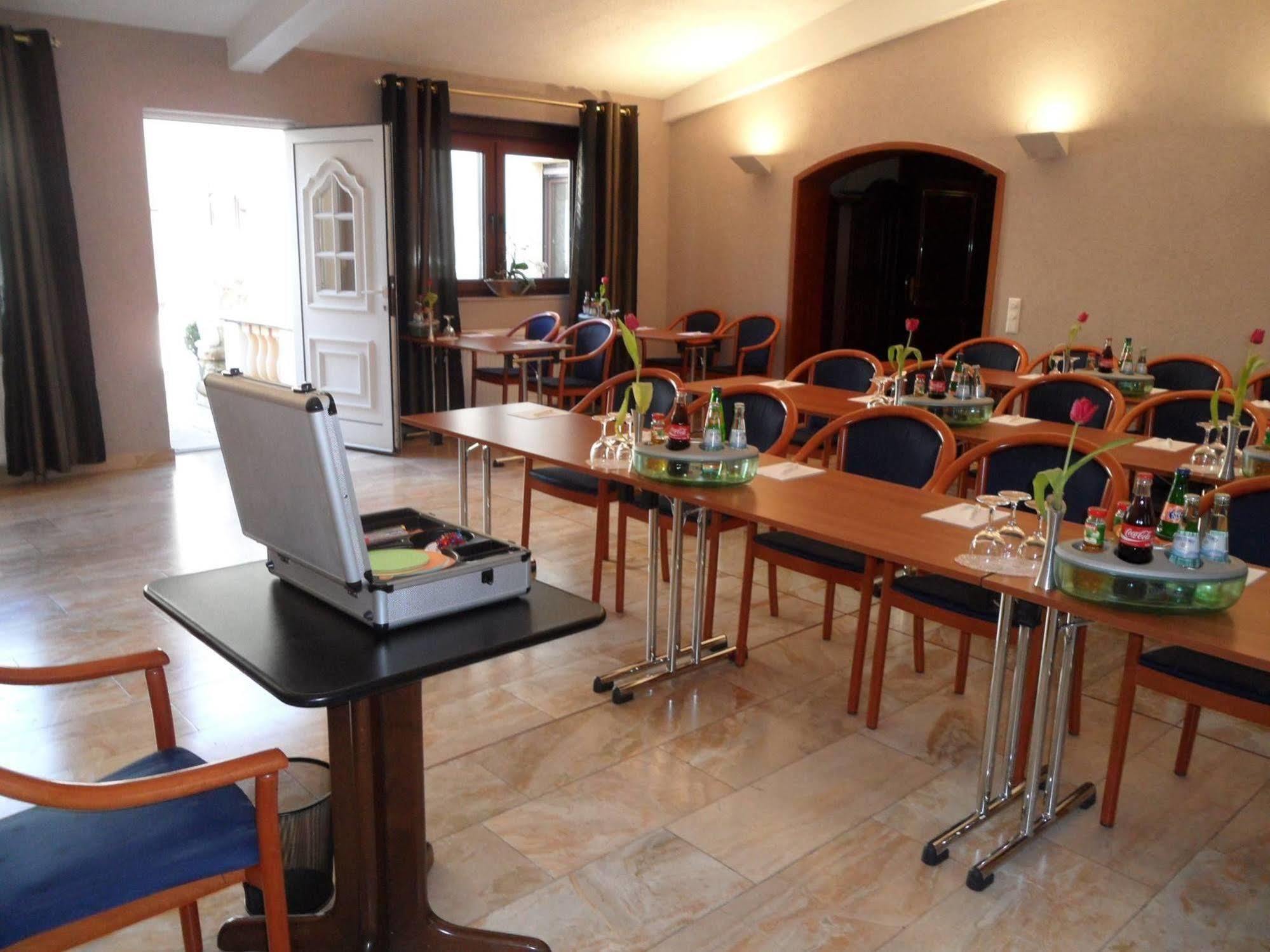 Boutiquehotel Goldhahn Bio Sport & Wellness Aalen Exteriör bild