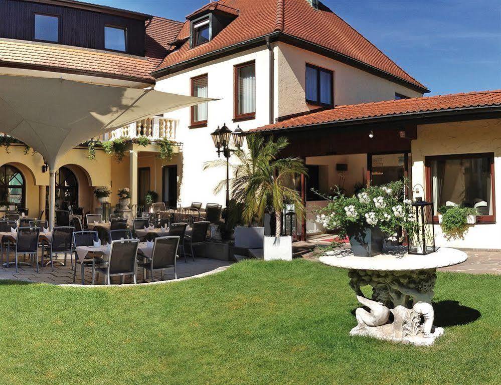 Boutiquehotel Goldhahn Bio Sport & Wellness Aalen Exteriör bild